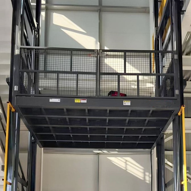 vertical goods lift with large platform