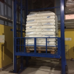 warehouse cargo platform lifts