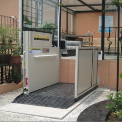 vertical wheelchair lift