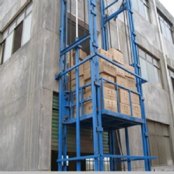 02.Warehouse Cargo Lifts