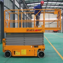 self-propelled scissor lift platform