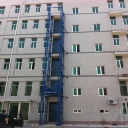 hydraulic goods lift for high-rise building